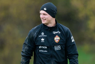 ФОТО: Тренировка на стадионе «Октябрь»