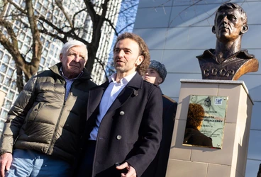 Бюст Владимира Пономарева открыли на Аллее спортивной славы ЦСКА