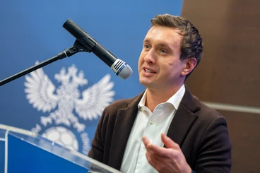 Поздравляем с днём рождения Александра Алаева!