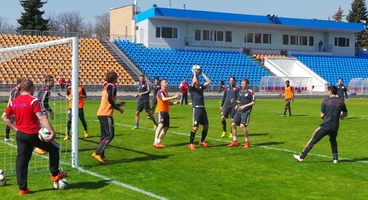 Красно-синие провели предматчевую тренировку на Октябре