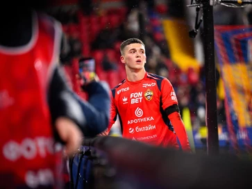 Просмотр футбола с бровки поля