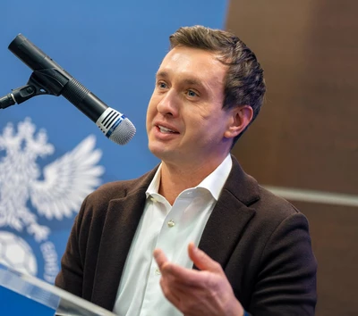 Поздравляем с днём рождения Александра Алаева!