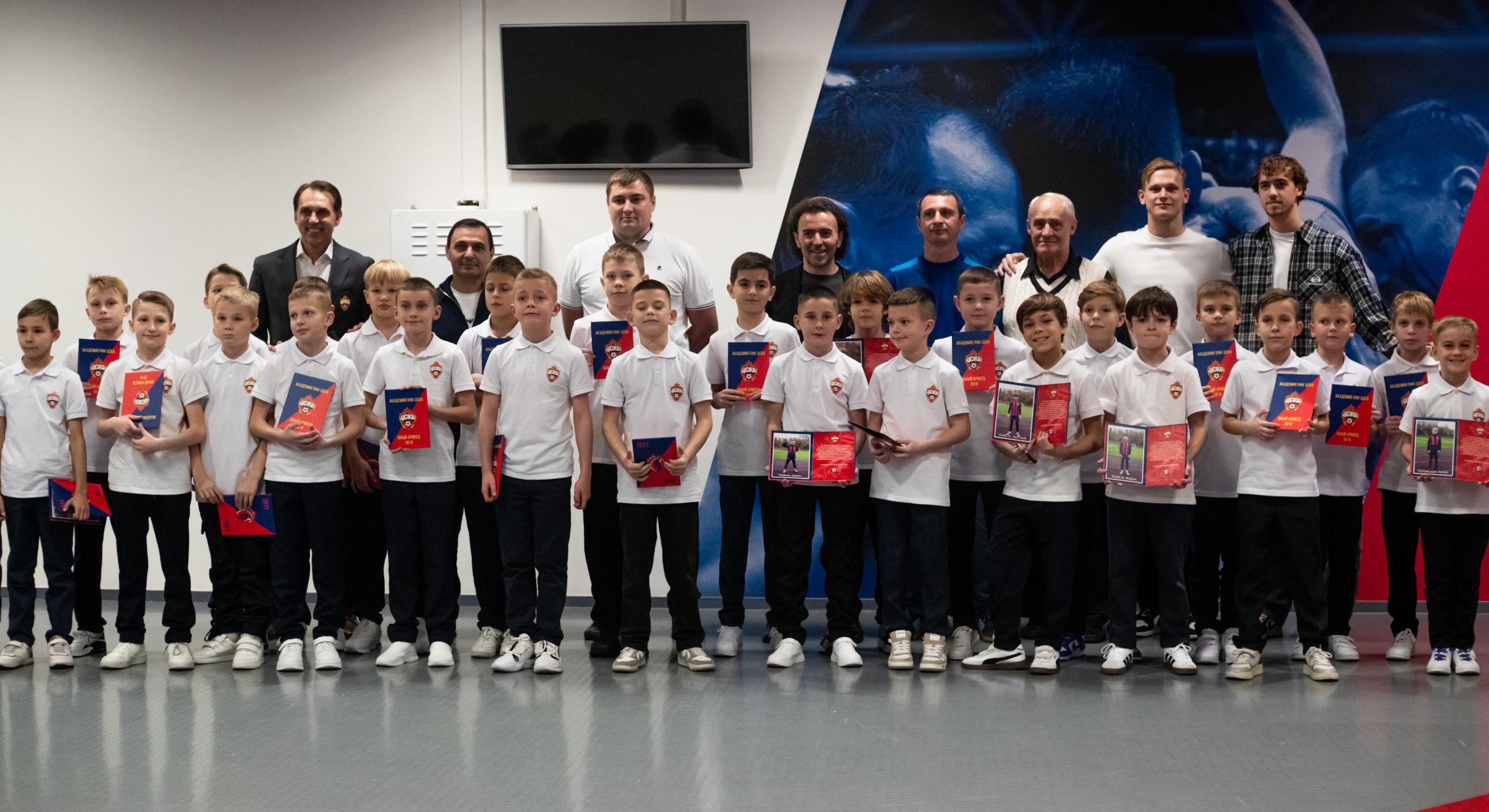 Футболисты 2016 г.р. прошли посвящение в юные армейцы